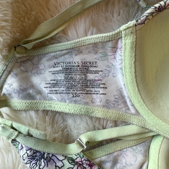 Victoria’s Secret Bra - Picture 3 of 3